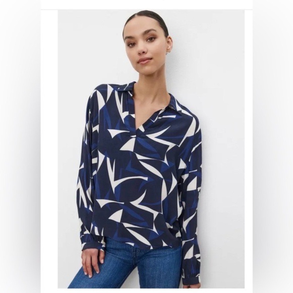Velvet by Graham & Spencer Navy Blue Geometric Cara Viscose Blouse Small‎